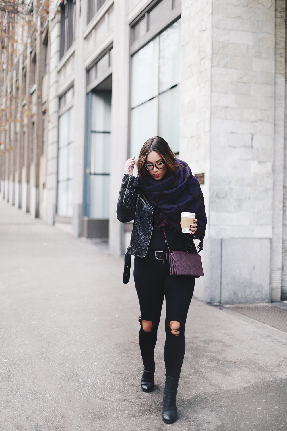 Tips to wear a blanket scarf on To Vogue or Bust in an Aritzia aztec print blanket scarf, James Jeans skinny jeans, Mackage leather jacket, Bailey nelson leather jacket, Aritzia leather bag, Frye ankle boots