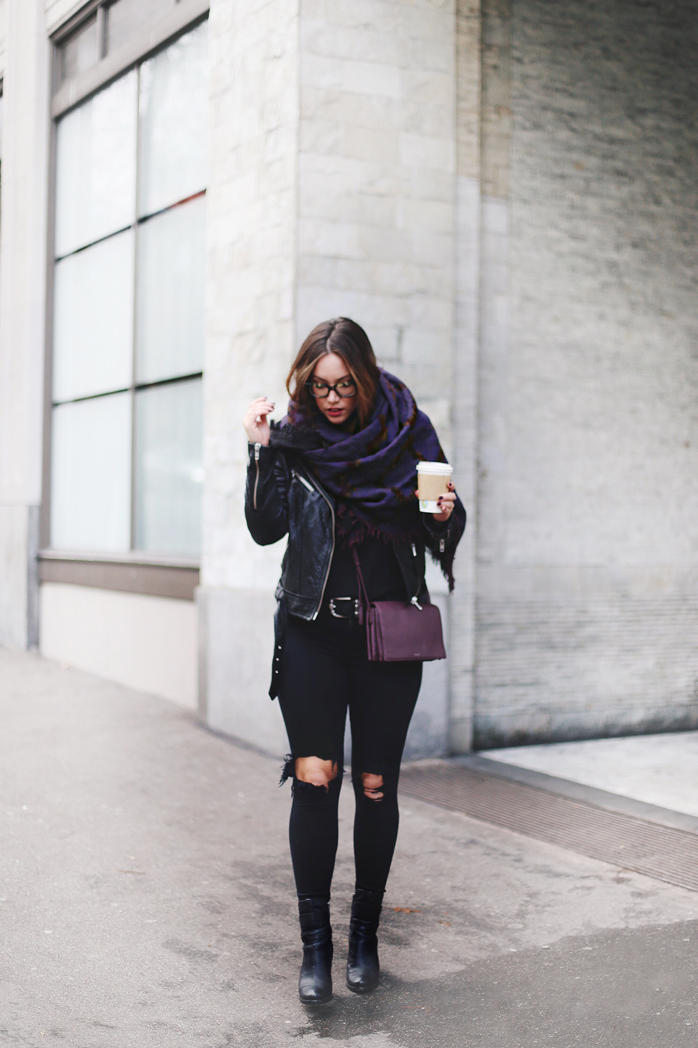 Tips to wear a blanket scarf on To Vogue or Bust in an Aritzia aztec print blanket scarf, James Jeans skinny jeans, Mackage leather jacket, Bailey nelson leather jacket, Aritzia leather bag, Frye ankle boots