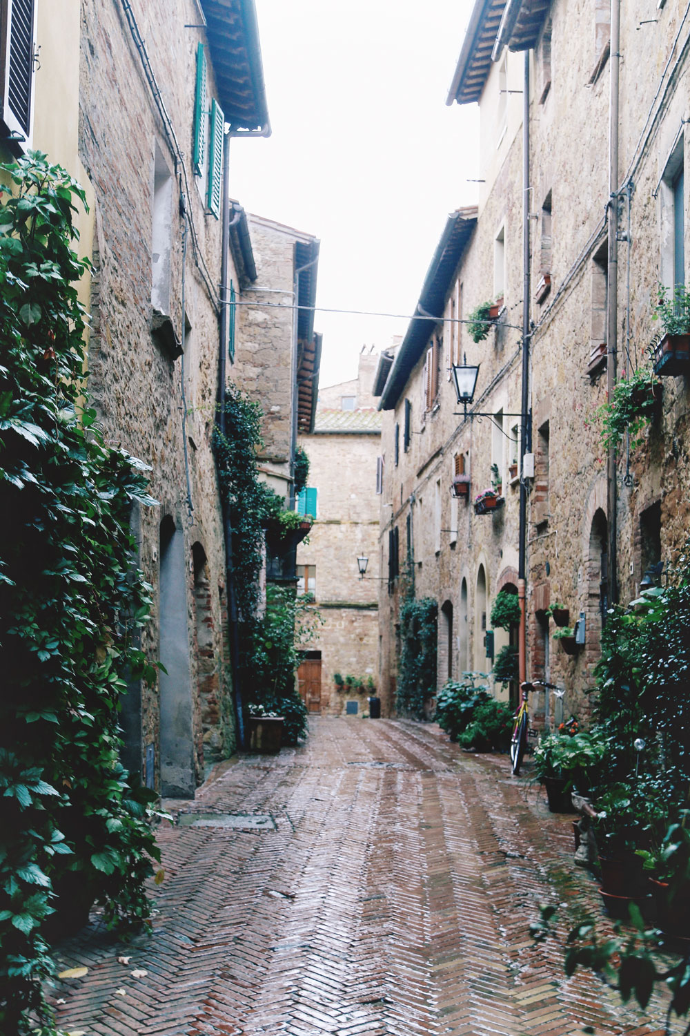 Tuscany travel guide, weekend guide to Tuscany, what to do in Tuscany, Siena Italy travel guide, Montepulciano guide, Pienza travel tips, Italy travel guide by To Vogue or Bust