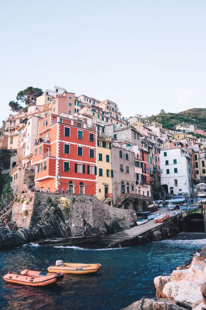 what to see in Cinque Terre, what to do in Cinque Terre, what to see in Riomaggiore, what to see in Riomaggiore, what to pack for Italy, best views in Cinque Terre, where to hike in Italy, where to hike in Cinque Terre, monterosso al mare hike, Vernazza hike, views of Vernazza, where to stay in Cinque Terre, Manarola travel guide, Manarola tourism guide, Manarola Italy, Manarola views by To Vogue or Bust