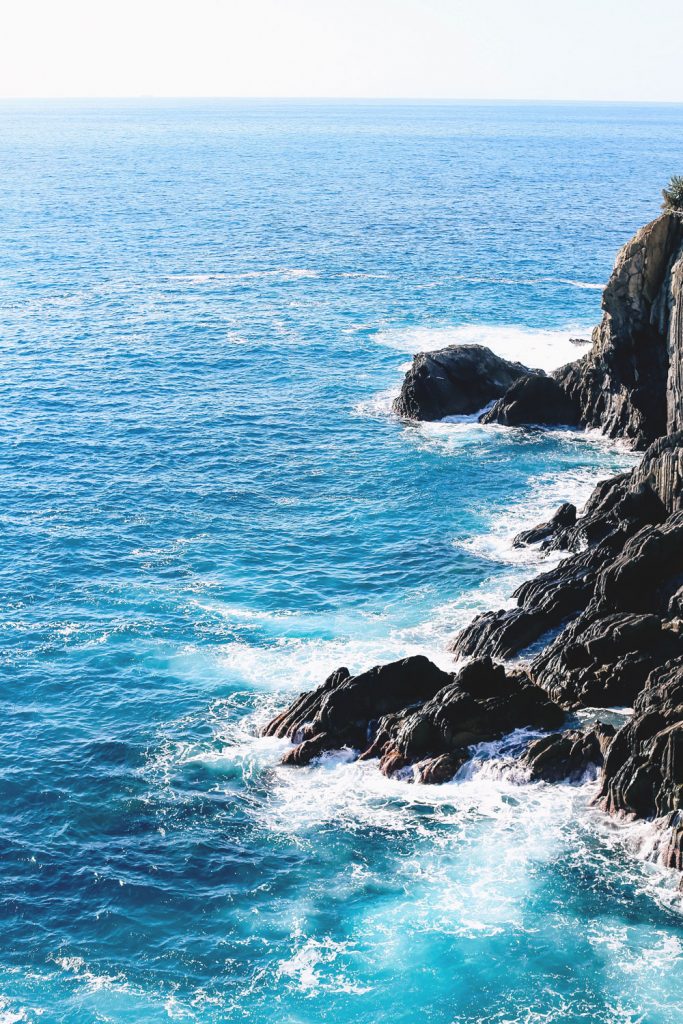 what to see in Cinque Terre, what to do in Cinque Terre, what to see in Riomaggiore, what to see in Riomaggiore, what to pack for Italy, best views in Cinque Terre, where to hike in Italy, where to hike in Cinque Terre, monterosso al mare hike, Vernazza hike, views of Vernazza, where to stay in Cinque Terre, Manarola travel guide, Manarola tourism guide, Manarola Italy, Manarola views by To Vogue or Bust