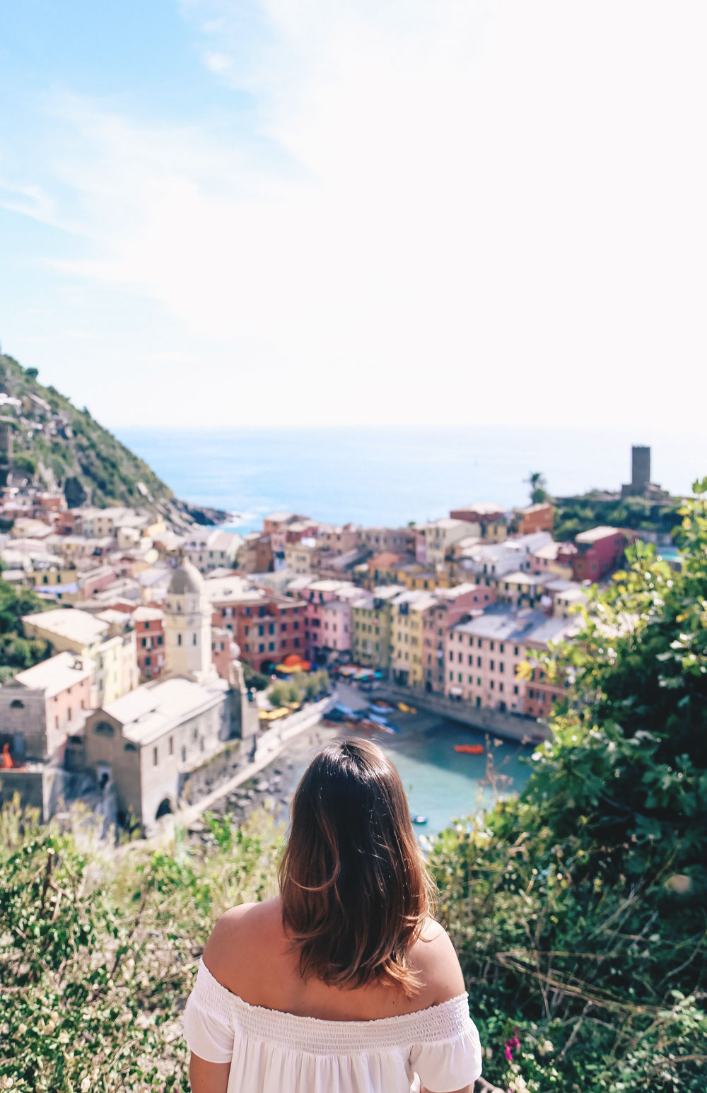 what to see in Cinque Terre, what to do in Cinque Terre, what to see in Riomaggiore, what to see in Riomaggiore, what to pack for Italy, best views in Cinque Terre, where to hike in Italy, where to hike in Cinque Terre, monterosso al mare hike, Vernazza hike, views of Vernazza, where to stay in Cinque Terre, Manarola travel guide, Manarola tourism guide, Manarola Italy, Manarola views by To Vogue or Bust