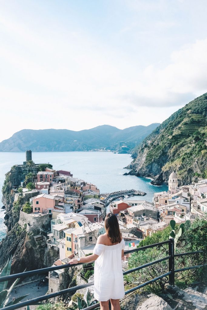 what to see in Cinque Terre, what to do in Cinque Terre, what to see in Riomaggiore, what to see in Riomaggiore, what to pack for Italy, best views in Cinque Terre, where to hike in Italy, where to hike in Cinque Terre, monterosso al mare hike, Vernazza hike, views of Vernazza, where to stay in Cinque Terre, Manarola travel guide, Manarola tourism guide, Manarola Italy, Manarola views by To Vogue or Bust