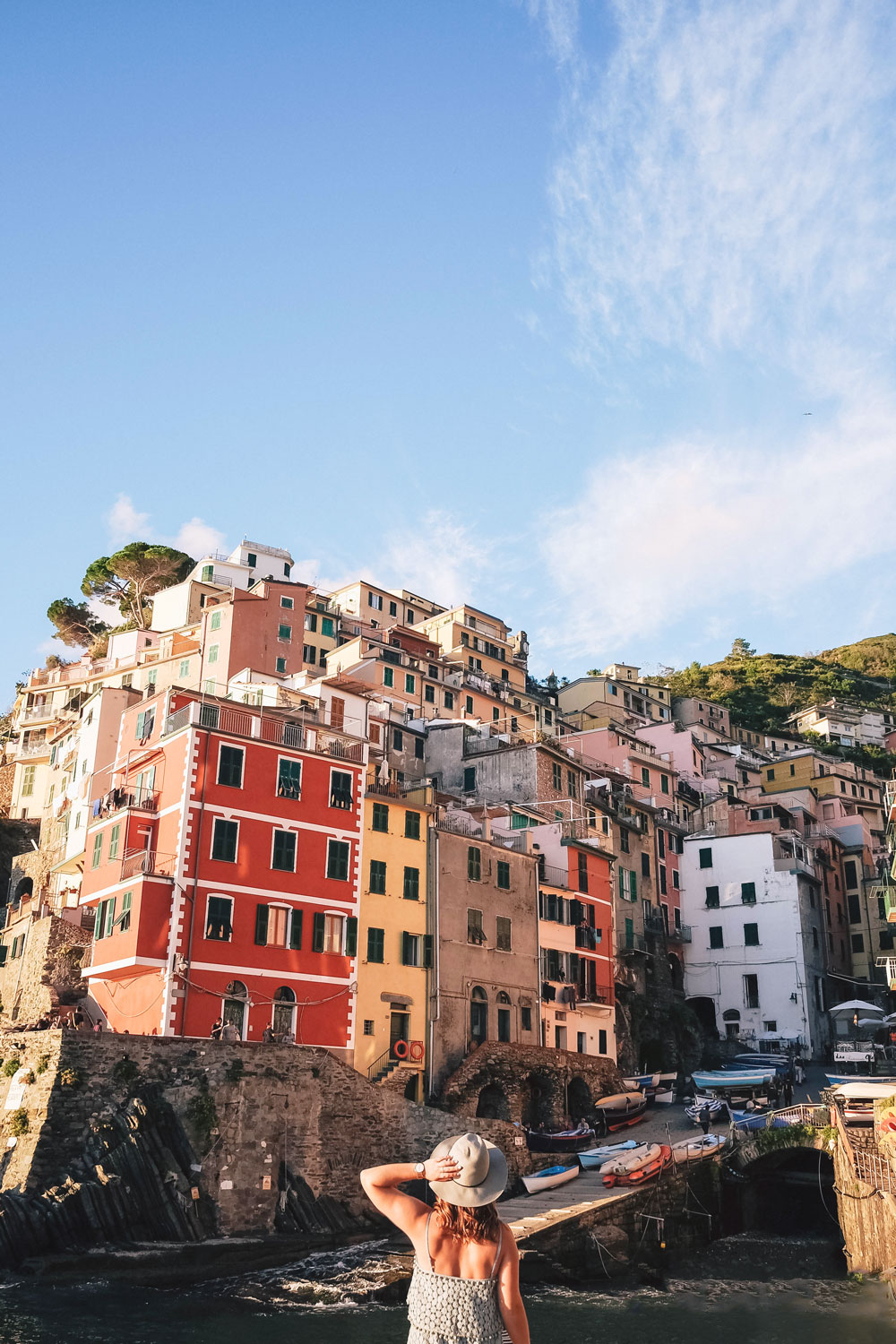 what to see in Cinque Terre, what to do in Cinque Terre, what to see in Riomaggiore, what to see in Riomaggiore, what to pack for Italy, best views in Cinque Terre, where to hike in Italy, where to hike in Cinque Terre, monterosso al mare hike, Vernazza hike, views of Vernazza, where to stay in Cinque Terre, Manarola travel guide, Manarola tourism guide, Manarola Italy, Manarola views by To Vogue or Bust