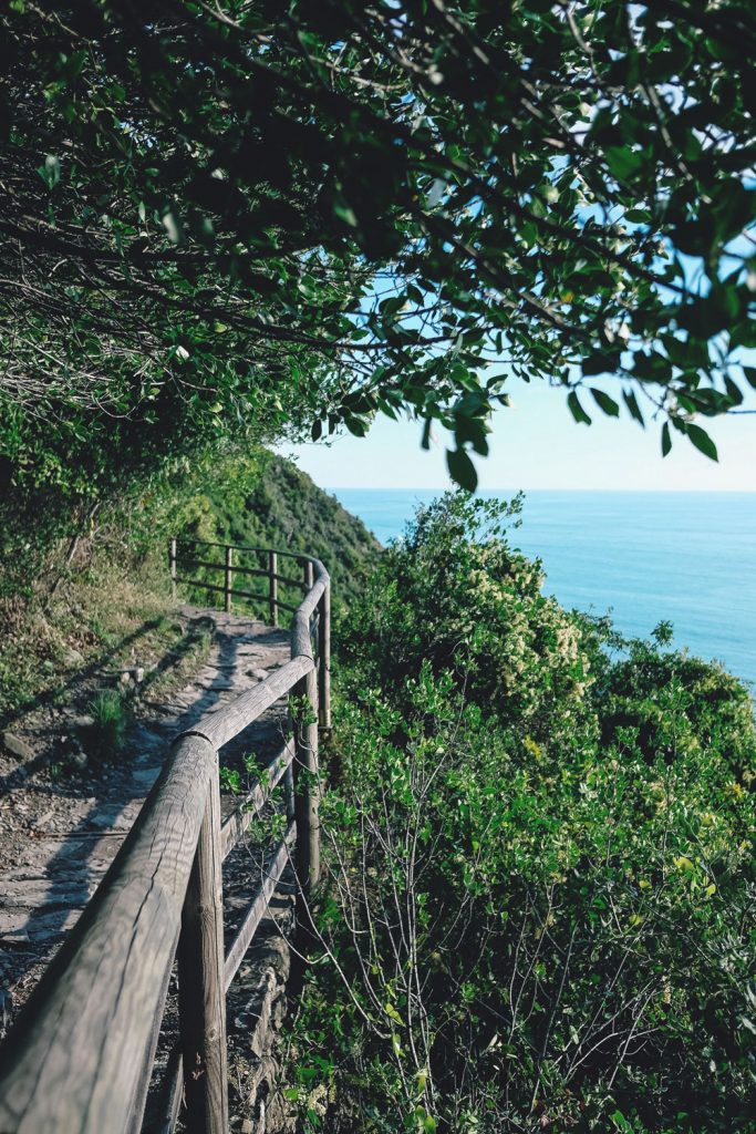 what to see in Cinque Terre, what to do in Cinque Terre, what to see in Riomaggiore, what to see in Riomaggiore, what to pack for Italy, best views in Cinque Terre, where to hike in Italy, where to hike in Cinque Terre, monterosso al mare hike, Vernazza hike, views of Vernazza, where to stay in Cinque Terre, Manarola travel guide, Manarola tourism guide, Manarola Italy, Manarola views by To Vogue or Bust