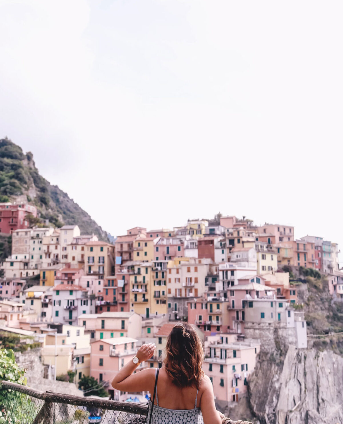 what to see in Cinque Terre, what to do in Cinque Terre, what to see in Riomaggiore, what to see in Riomaggiore, what to pack for Italy, best views in Cinque Terre, where to hike in Italy, where to hike in Cinque Terre, monterosso al mare hike, Vernazza hike, views of Vernazza, where to stay in Cinque Terre, Manarola travel guide, Manarola tourism guide, Manarola Italy, Manarola views by To Vogue or Bust