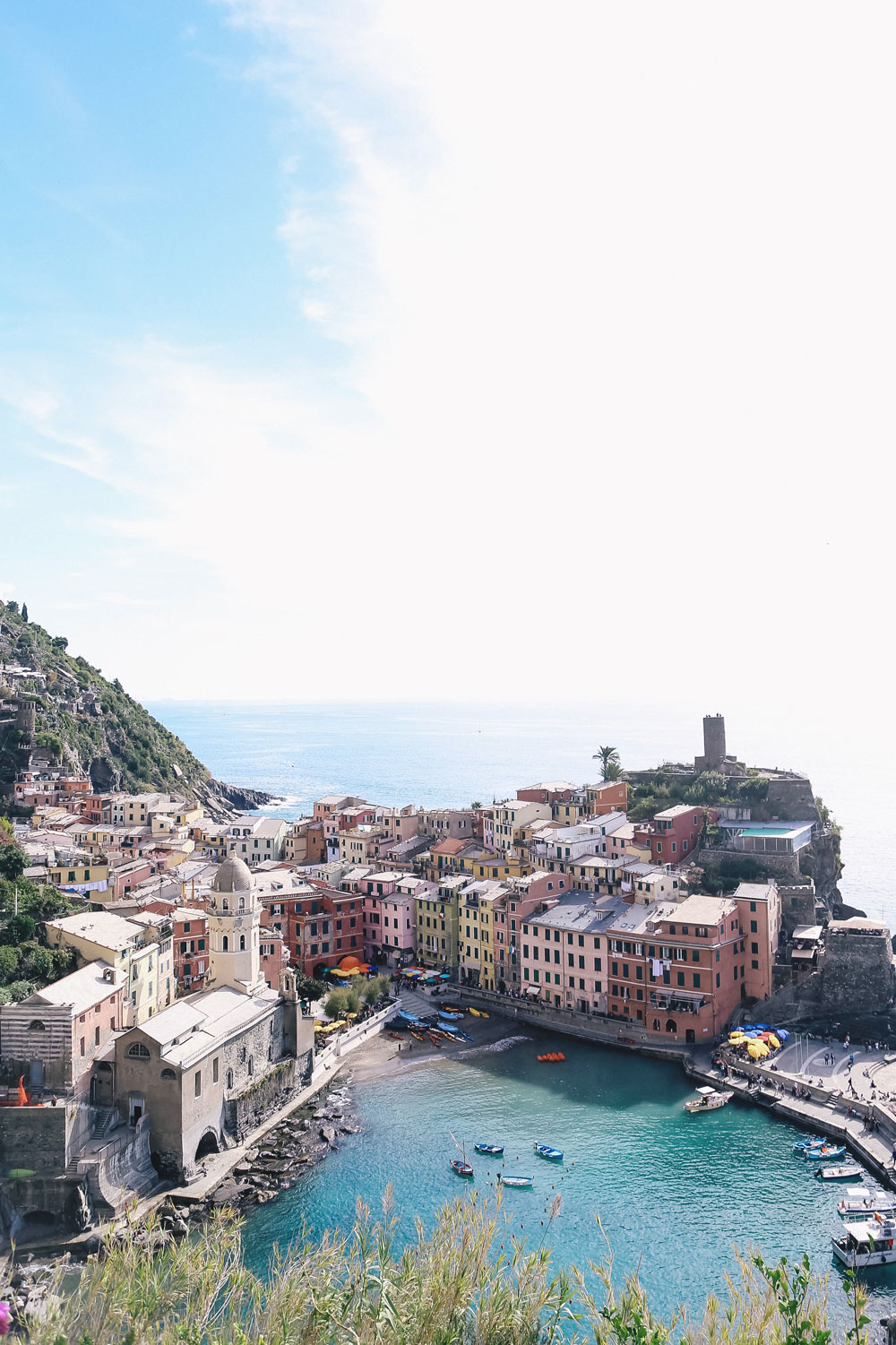 what to see in Cinque Terre, what to do in Cinque Terre, what to see in Riomaggiore, what to see in Riomaggiore, what to pack for Italy, best views in Cinque Terre, where to hike in Italy, where to hike in Cinque Terre, monterosso al mare hike, Vernazza hike, views of Vernazza, where to stay in Cinque Terre, Manarola travel guide, Manarola tourism guide, Manarola Italy, Manarola views by To Vogue or Bust