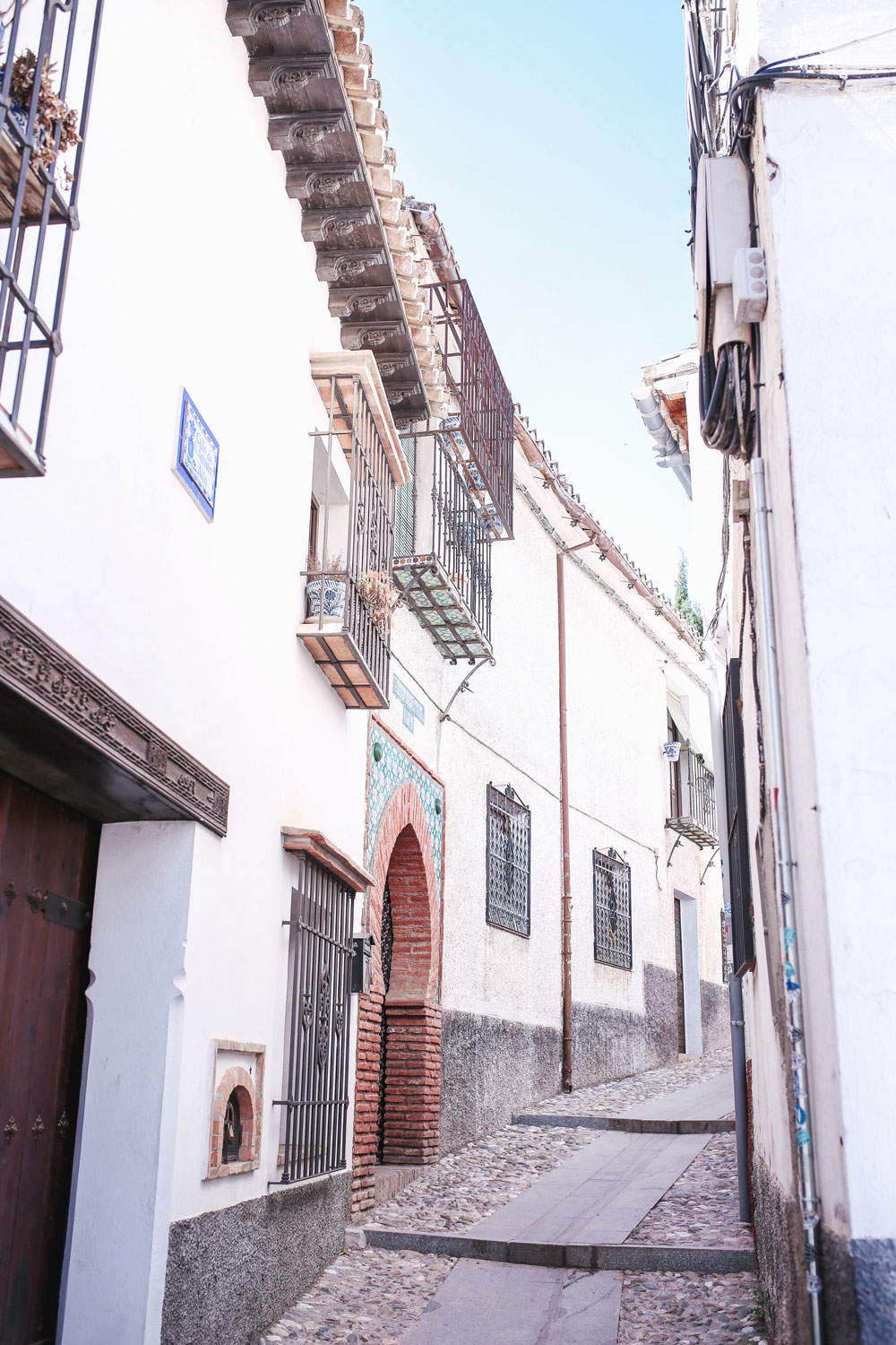 Best walking route to explore granada by To Vogue or Bust
