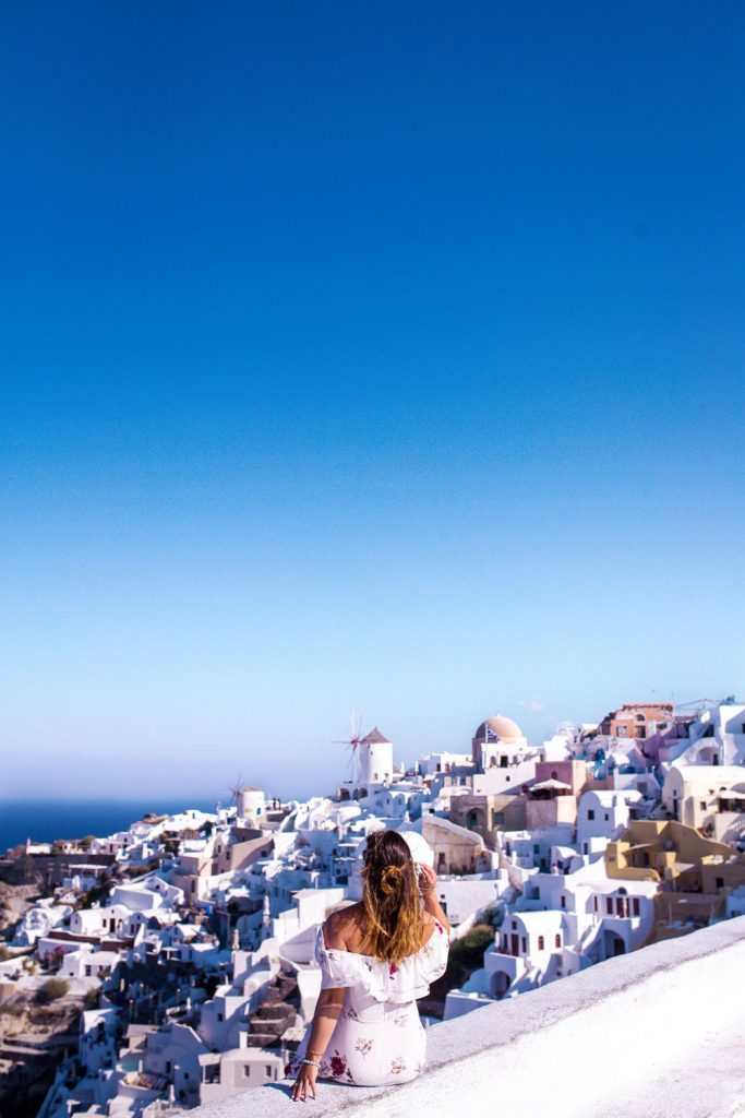 Best views in Santorini by To Vogue or Bust