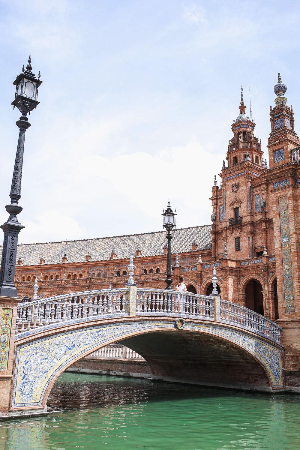 guide to plaza de espana by To Vogue or Bust
