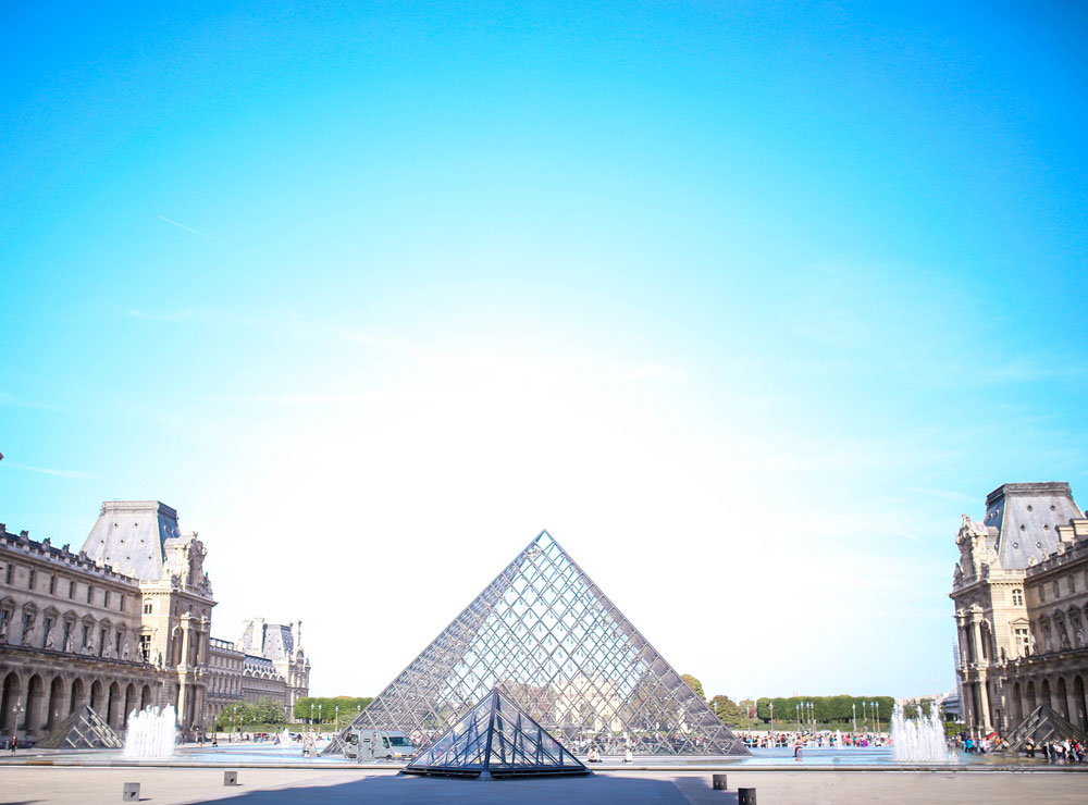 Where to stay in paris louvre museum by To Vogue or Bust