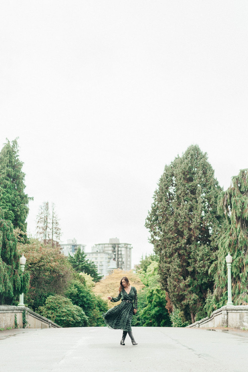 How to style a green dress for fall in aritzia by To Vogue or Bust