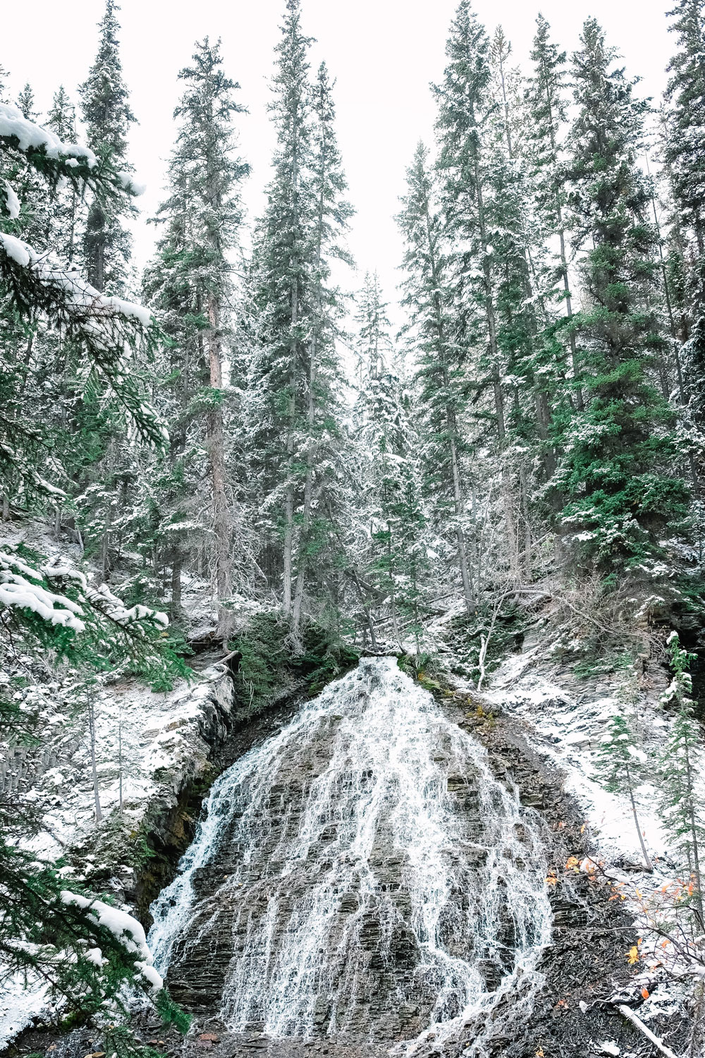What to see in jasper bridal veil falls by To Vogue or Bust