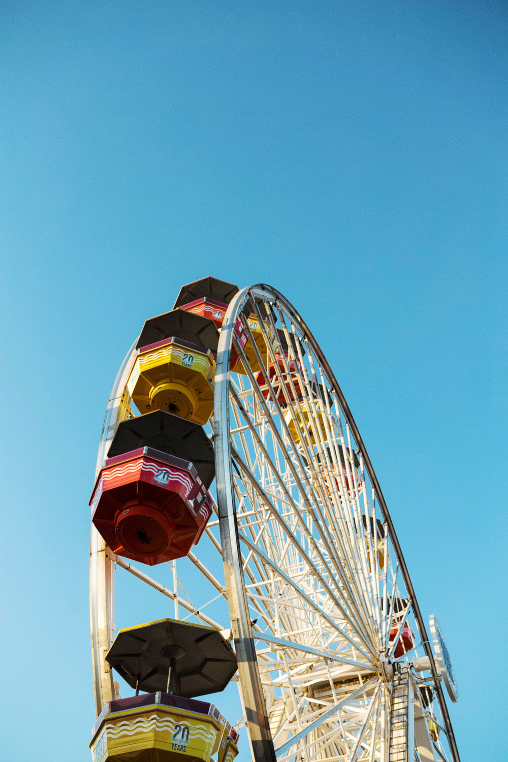 santa monica ferris wheel by To Vogue or Bust