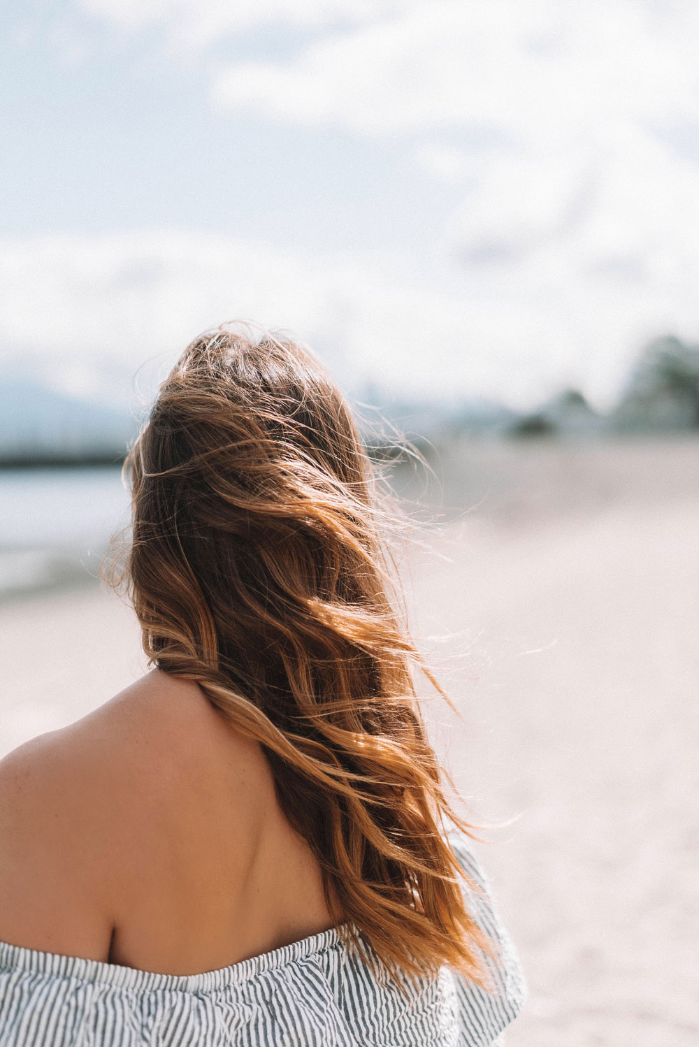 beachy waves hair tutorial by To Vogue or Bust