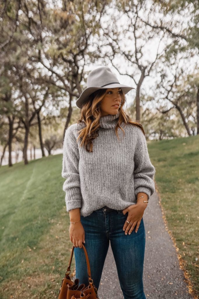 Aritzia Knit Sweater