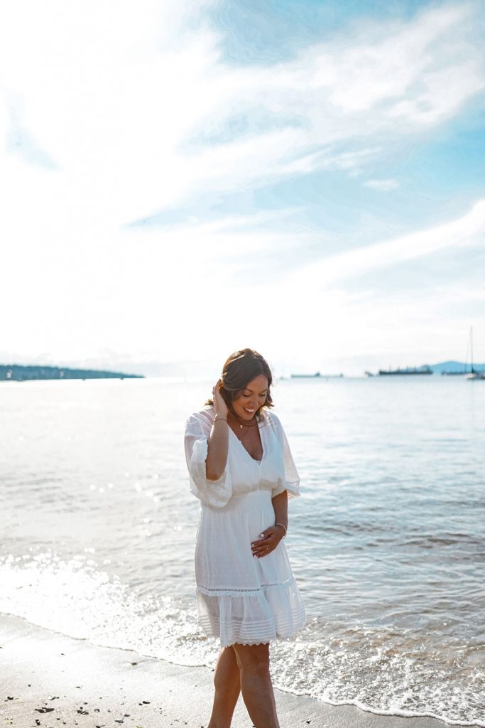 Seaside maternity shoot