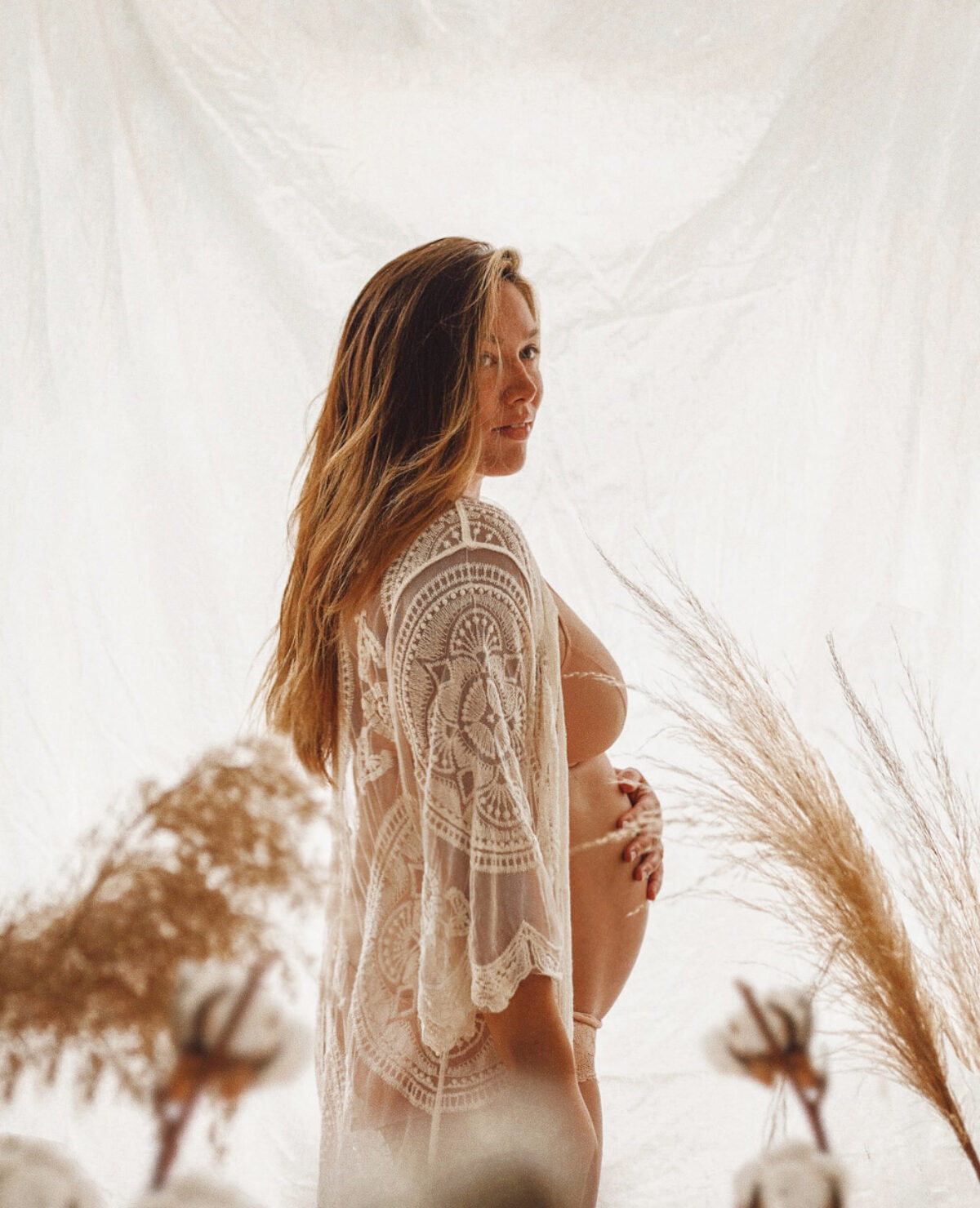 DIY Maternity Photoshoot Idea