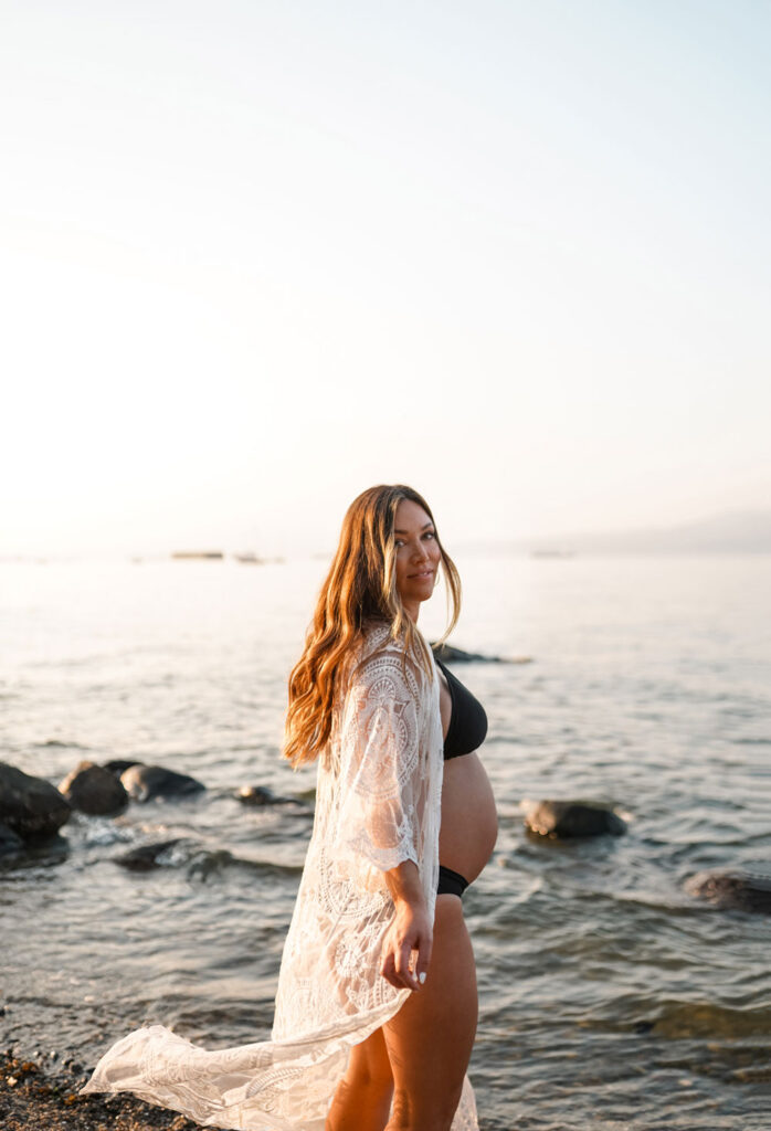 Beach maternity shoot