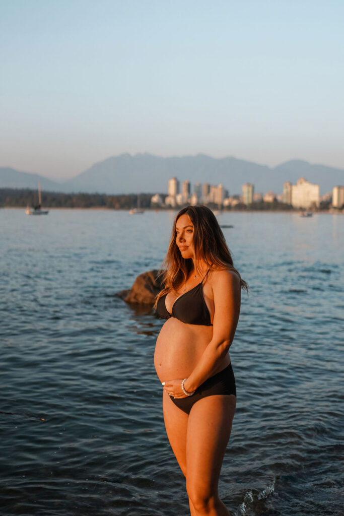 Beach maternity shoot