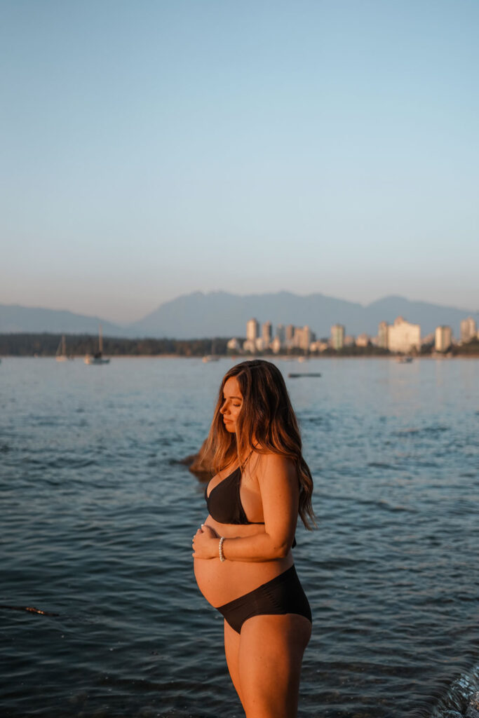 Beach maternity shoot