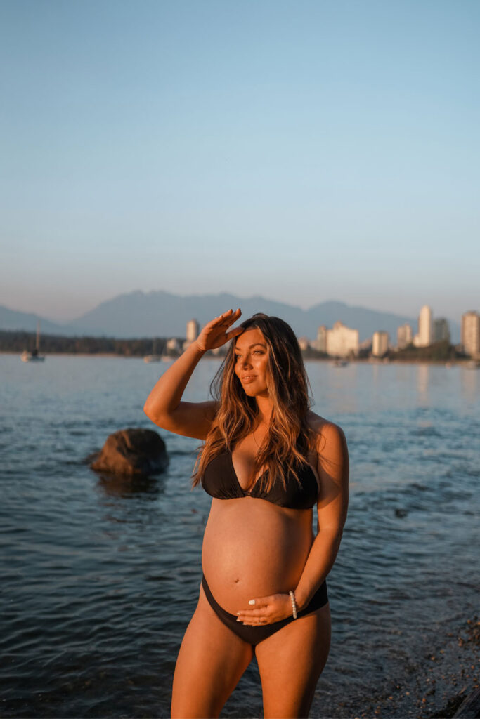 Beach maternity shoot